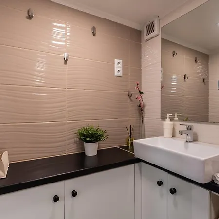 Apartment Elysian Estate